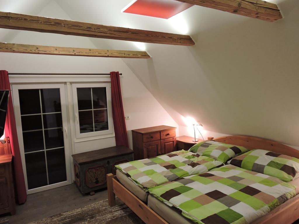 Gregor'S Ferienhaus Im Wald Edelschrott Exterior foto