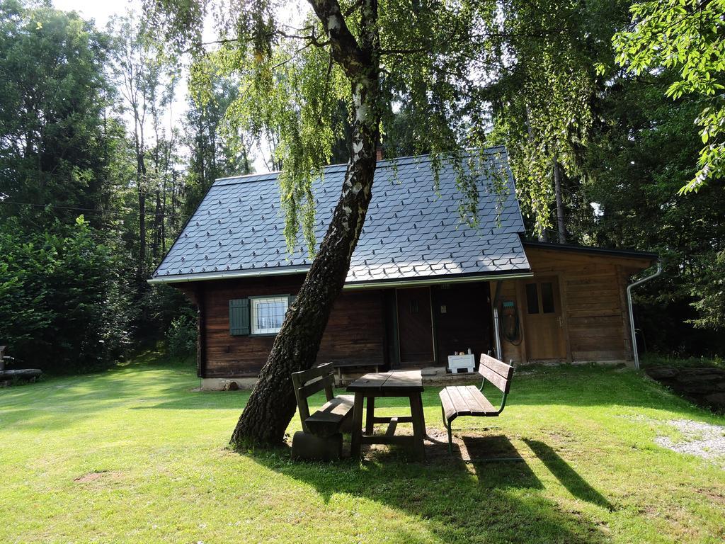 Gregor'S Ferienhaus Im Wald Edelschrott Exterior foto